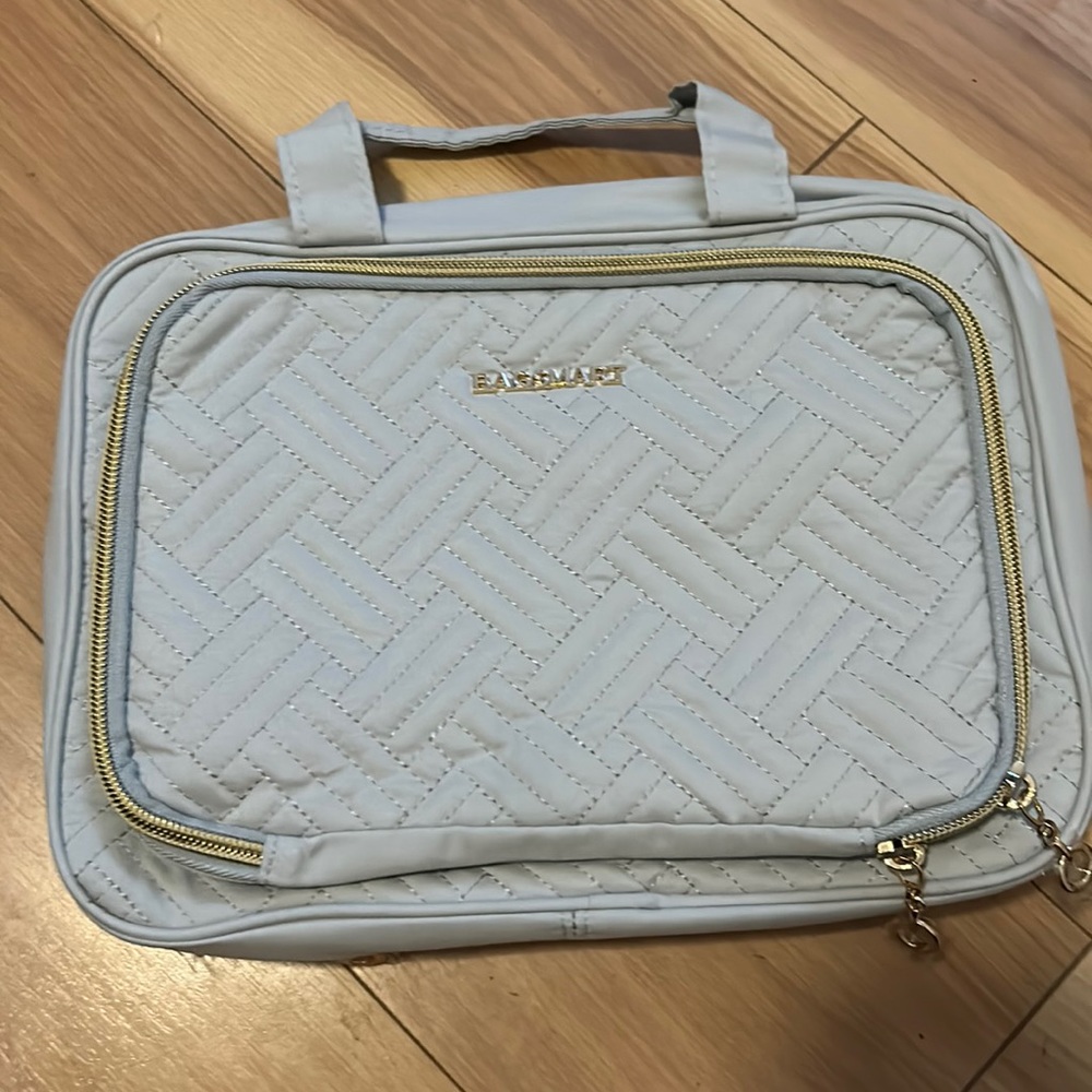 Super cute bag smart travel bag blue / grey in color
